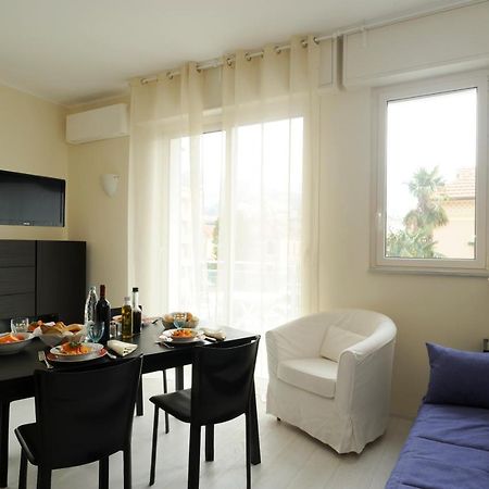 Casa Vacanze Medit Аласио Екстериор снимка