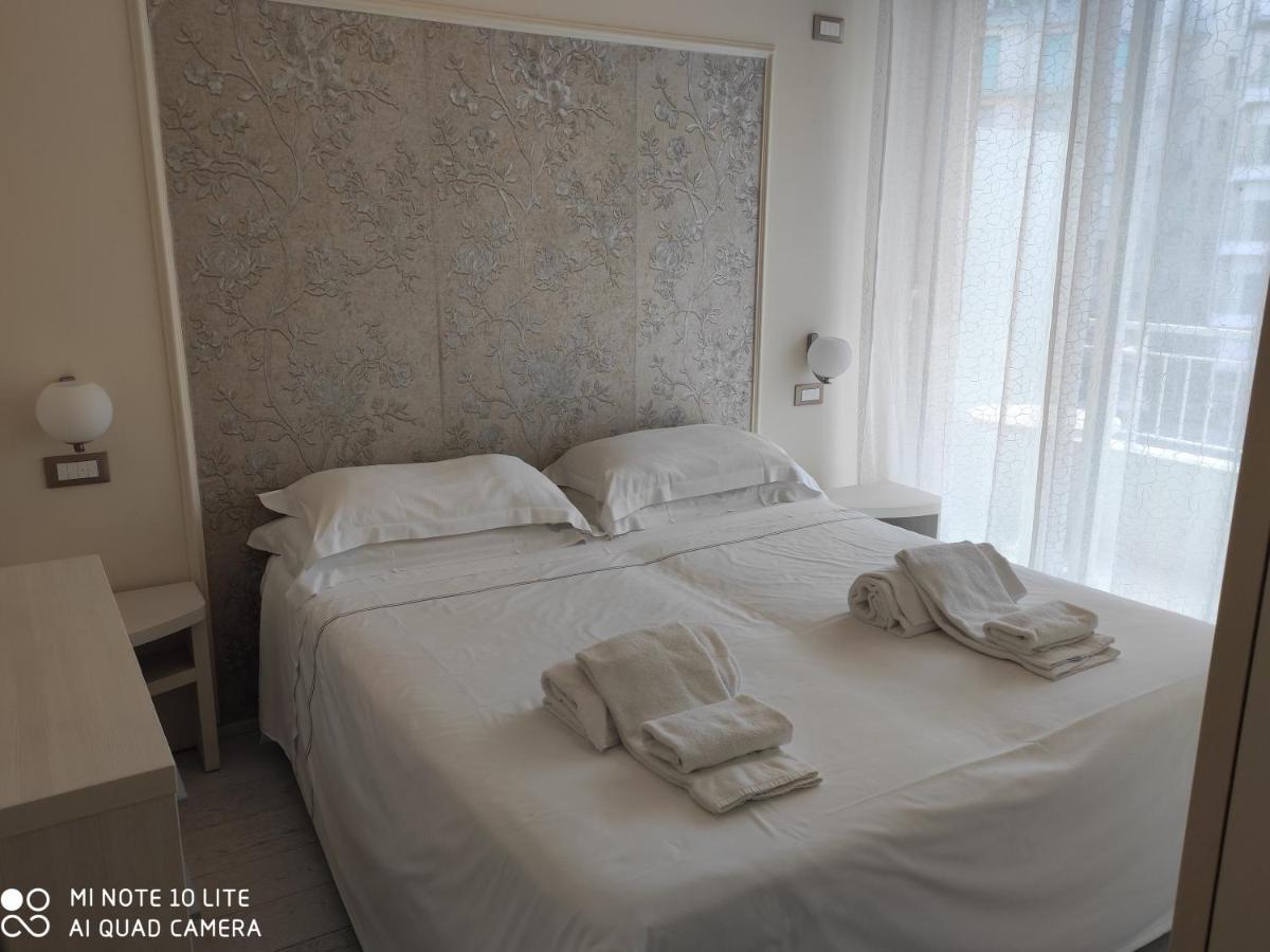 Casa Vacanze Medit Аласио Екстериор снимка