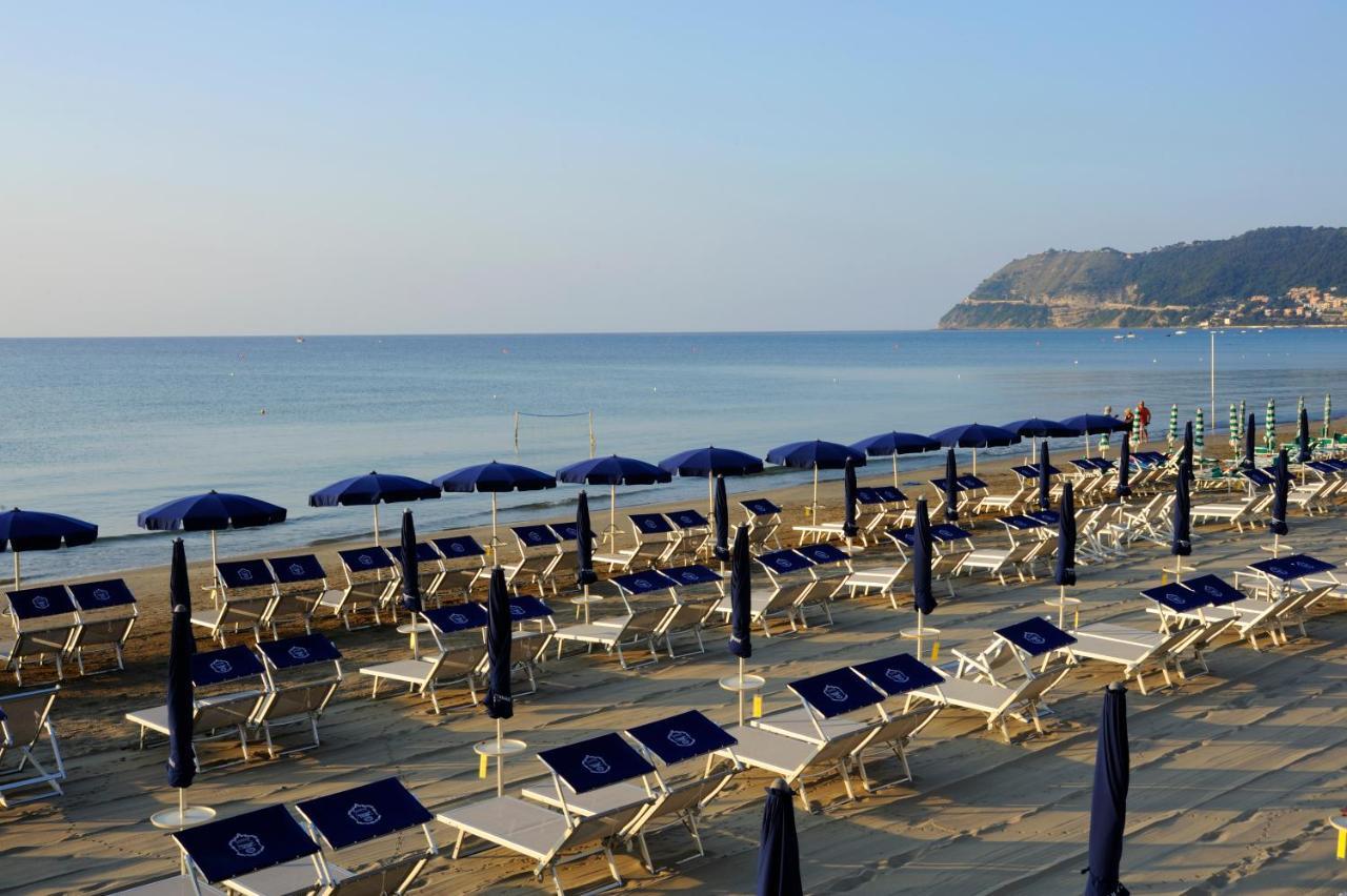 Casa Vacanze Medit Аласио Екстериор снимка